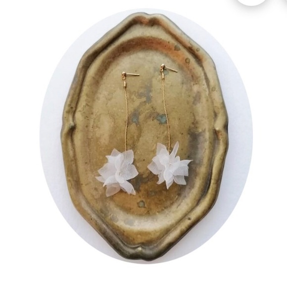 Flower drop earrings - Picture 1 of 3
